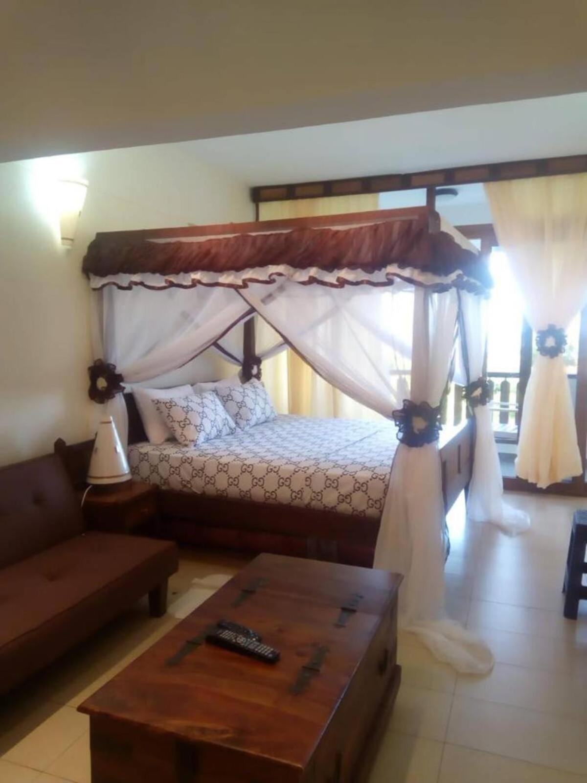 Golden Sands Resort Диани-Бич Экстерьер фото